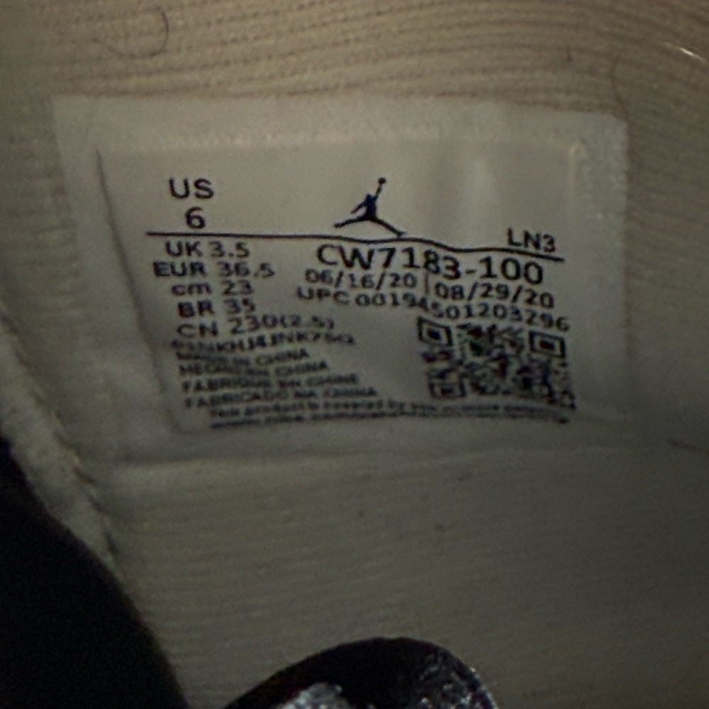 Jordan Woman Black and Orange Sneakers - Picture 3 of 5